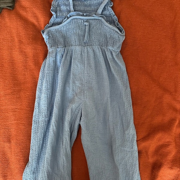 Zara 4T Ruffled Structured Overalls - Picture 3 of 4